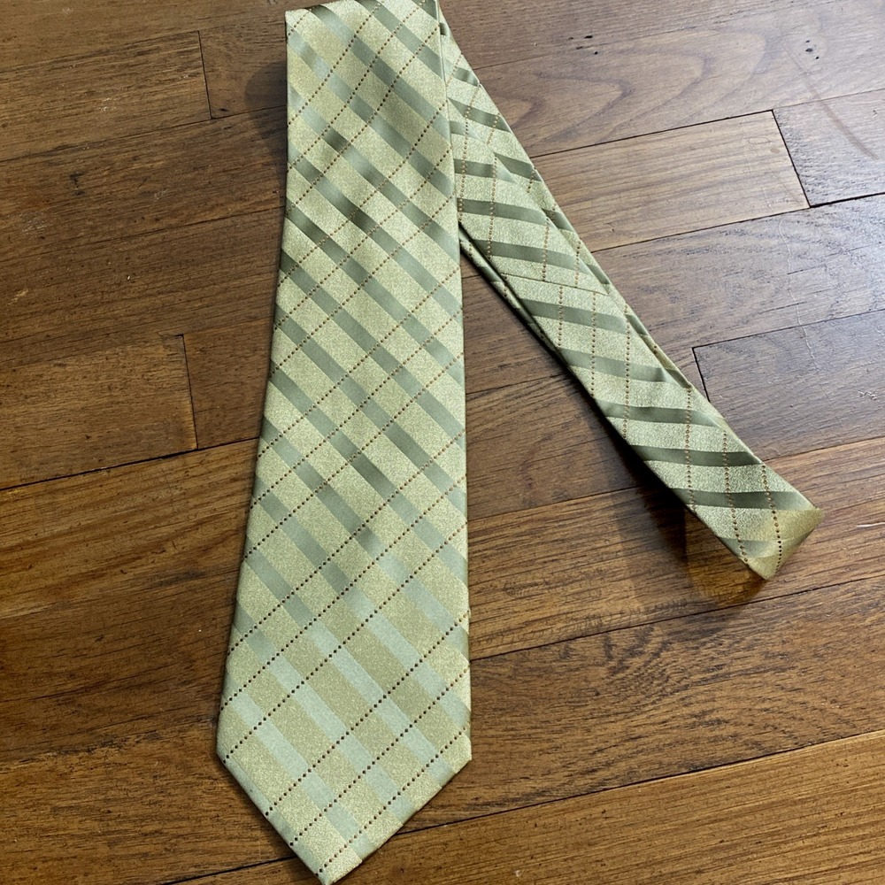 Kenneth Cole Men's Necktie Green Geometric Stripe Hand Made 100% Silk Iridescent